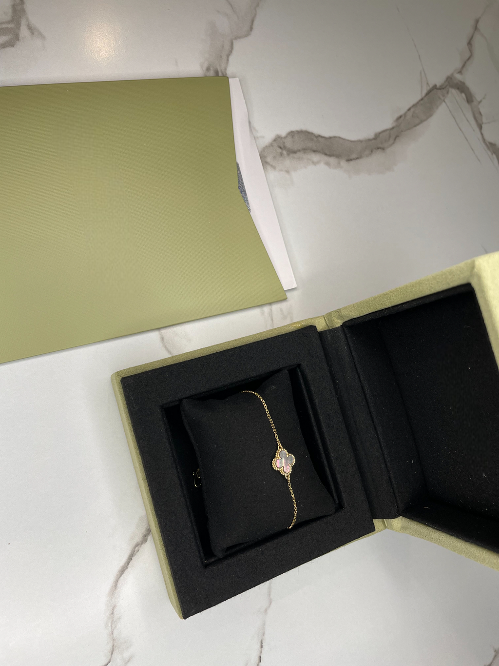 Stormy Bracelet - 18k Yellow Gold, Grey