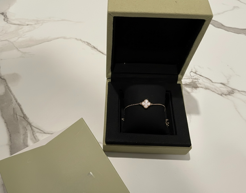 Stormy Bracelet - 18k Yellow Gold, White